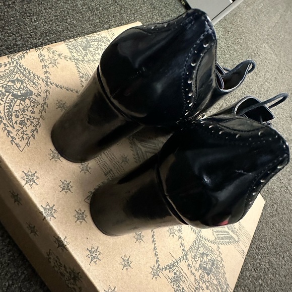 Vintage patent leather lace up heels - Picture 3 of 4
